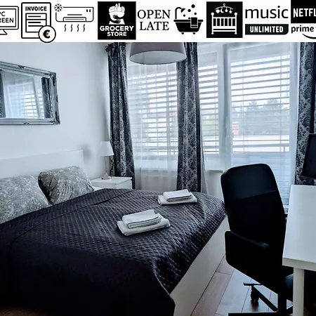 E2 Luxury Oldtown - 2x Parking, Foodstore, Pcscreen, Netflix, Unlimited Music, Crib, Babychair, Fastwifi, Aircon *