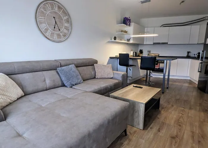 E2 Oldtown Luxury Apartment: Urban Comfort * Kosice